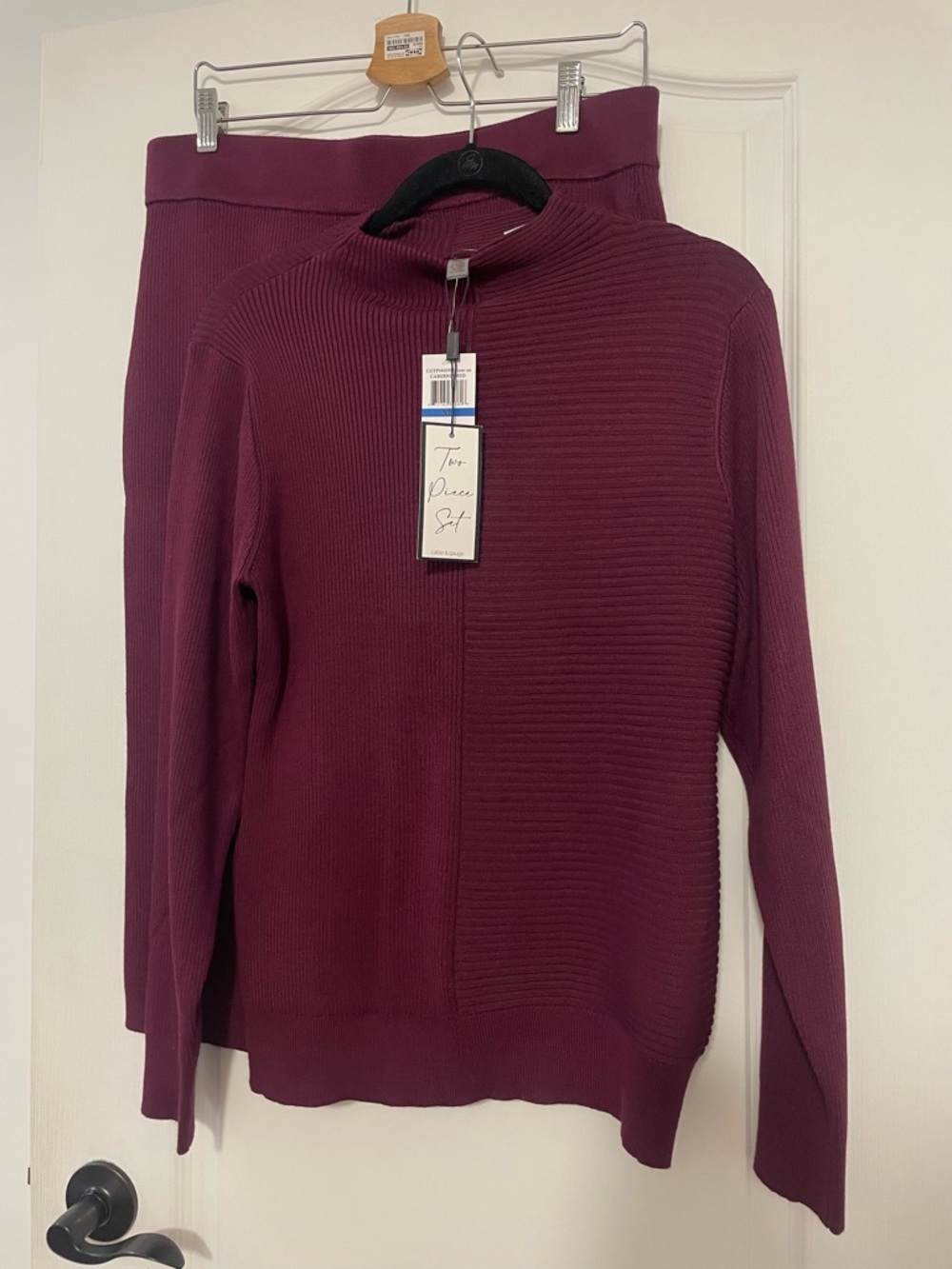 New with tags XL Cable & Gauge Ribbed Turtleneck Sweater Set - Deep Berry